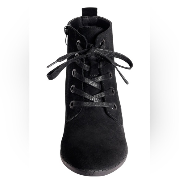 NEW AquaDiva Darie Water Resistant Suede Bootie size 38/7 - Picture 6 of 12